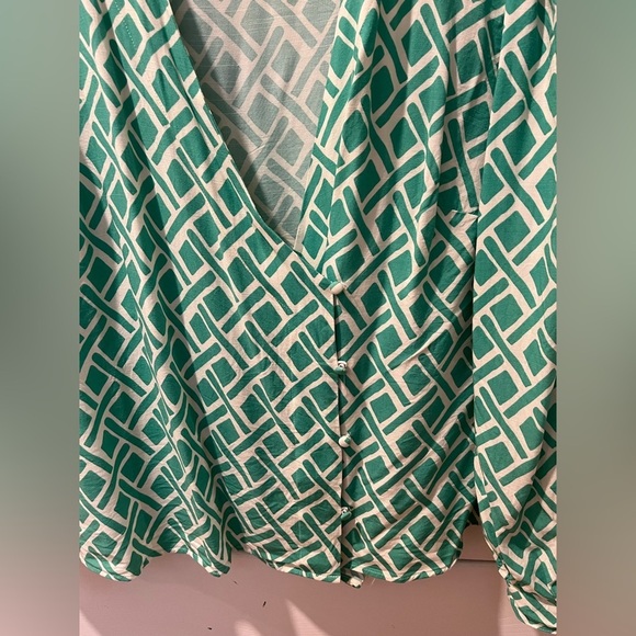💚 Green Geometric Wrap Blouse – C&A – Size FR 46 - Picture 6 of 10
